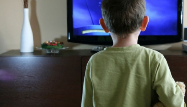 Момичетата пък се учат от малки, че чрез секс се успява