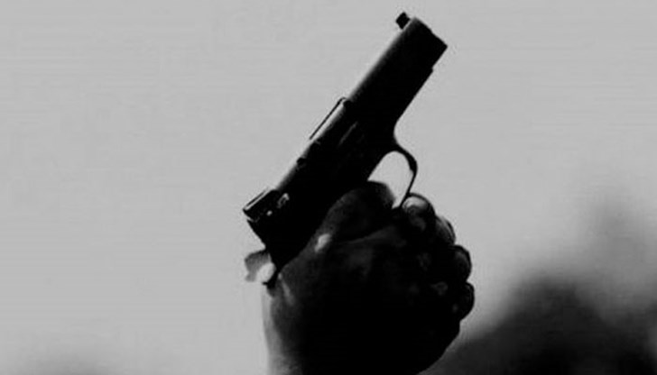 Един от куршумите е минал на метро от младо семейство Един от куршумите е минал на метро от младо семейство