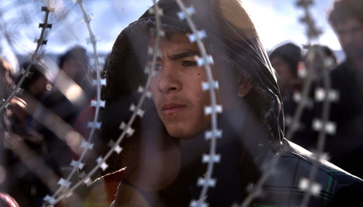 Те били в микробус, скрити между мебели Те били в микробус, скрити между мебели