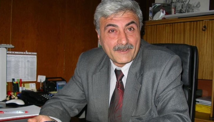 Политическата метла вече стигна до мен, коментира уволнението си вече бившият Началник на Регионално управление на образованието в Русе Политическата метла вече стигна до мен, коментира уволнението си вече бившият Началник на Регионално управление на образованието в Русе