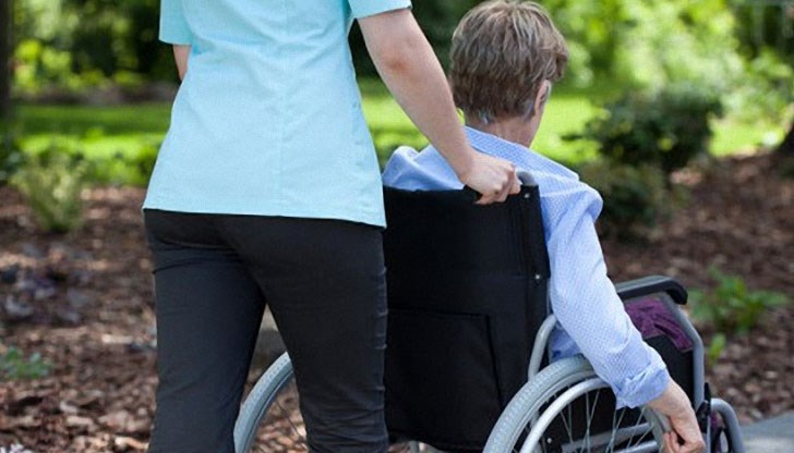 Средно годишно около 42 000 човека ползват програмите за личен асистент