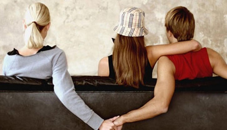 Има зодии, които не могат да бъдат само с един партньор и винаги търсят втори човек Има зодии, които не могат да бъдат само с един партньор и винаги търсят втори човек