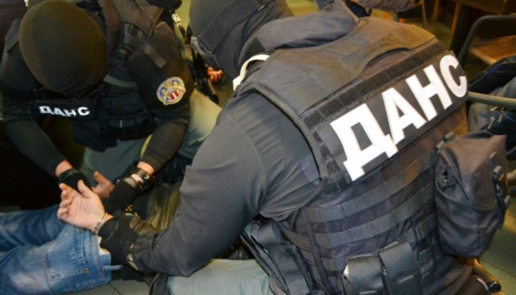 ДАНС е извършена проверка от агенти от дирекция "Финансова сигурност" ДАНС е извършена проверка от агенти от дирекция "Финансова сигурност"