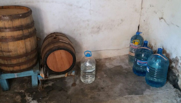 Проверени са над 100 регистрирани специализирани малки обекта за дестилиране в района на Поморие