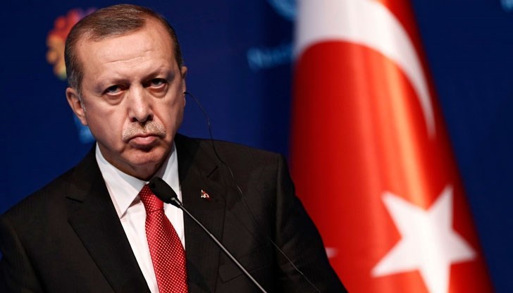 Мелих Гьокчек е подал оставка под натиска на турския президент