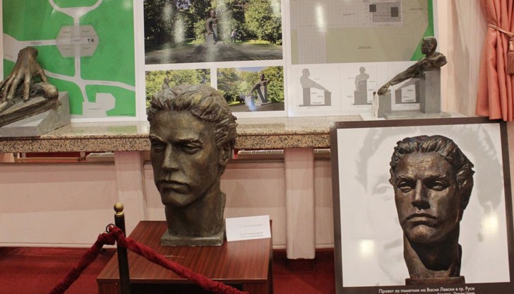 Можете да изберете един от 11-те идейни проекта на паметника и да гласувате в анкета Можете да изберете един от 11-те идейни проекта на паметника и да гласувате в анкета