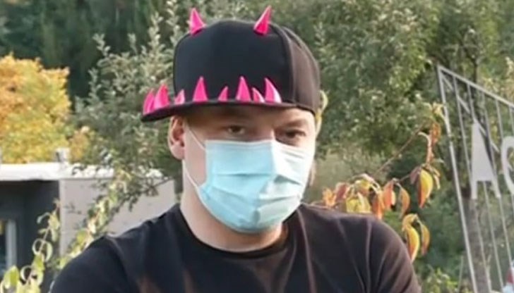 Наскоро той излезе от ареста, където беше вкаран след побоя над д-р Албена Гагова от АГ болница "Шейново" Наскоро той излезе от ареста, където беше вкаран след побоя над д-р Албена Гагова от АГ болница "Шейново"