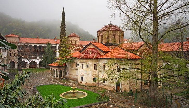 Бачковският манастир, наред с Рилския и Троянския, е един от трите синодални манастира в страната