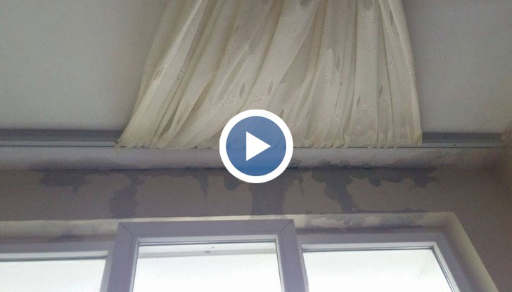 В апартамента на жената има течове, а паркетът се е надул, заради водата