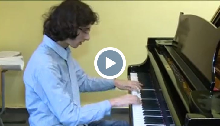 5 дарители помогнаха с над 4000 лева за обновяването на клавирните музикални инструменти на Националното училище по изкуствата „Проф. Веселин Стоянов“ в Русе