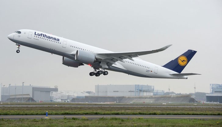 Пътниците попълват въпросници, подлагат ги на разпит при регистрацията си за полета Пътниците попълват въпросници, подлагат ги на разпит при регистрацията си за полета