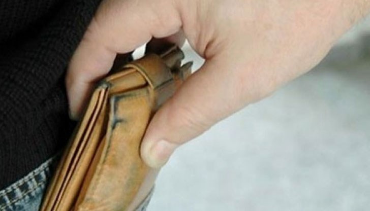 В портмонето е имало документи и 340 лева В портмонето е имало документи и 340 лева