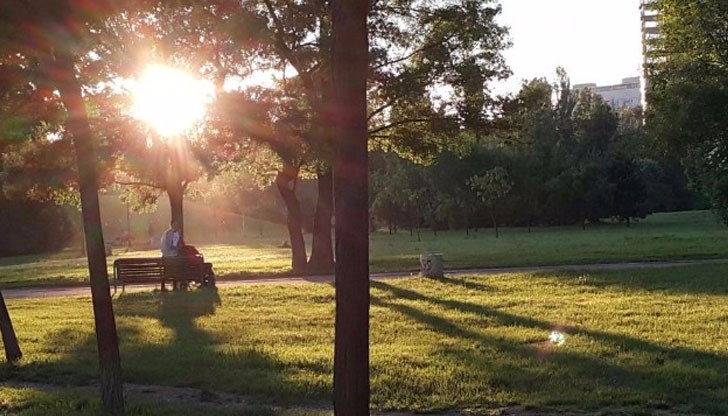 Максималните температури на места ще достигнат 27 градуса