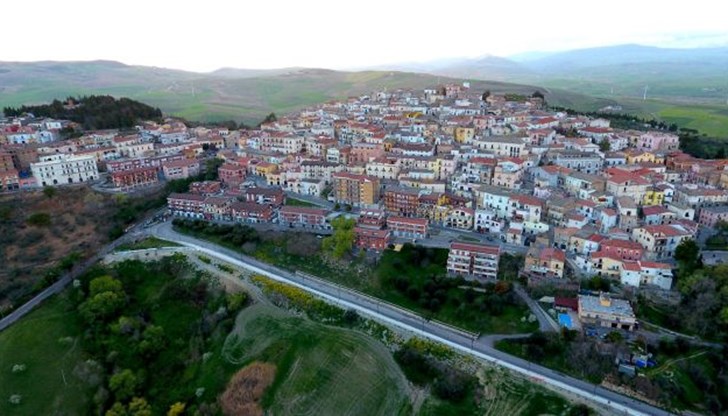 Кметът е готов да плаща на хората, които станат жители на града Кметът е готов да плаща на хората, които станат жители на града