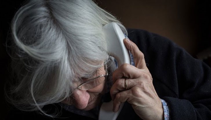 Жената била оплетена в схемата с обаждания от няколко човека