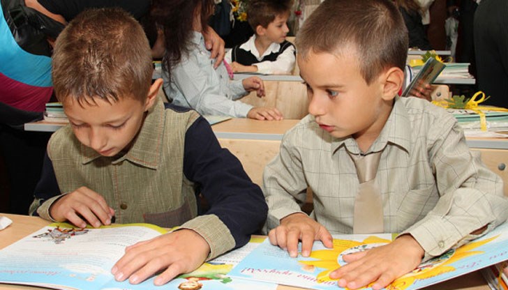 Помощите в натура за пълно или частично плащане на такси за детска ясла или градина, детска кухня или столово хранене ще се предоставят чрез заплащане на съответните такси или средства от съответните дирекции „Социално подпомагане“ Помощите в натура за пълно или частично плащане на такси за детска ясла или градина, детска кухня или столово хранене ще се предоставят чрез заплащане на съответните такси или средства от съответните дирекции „Социално подпомагане“