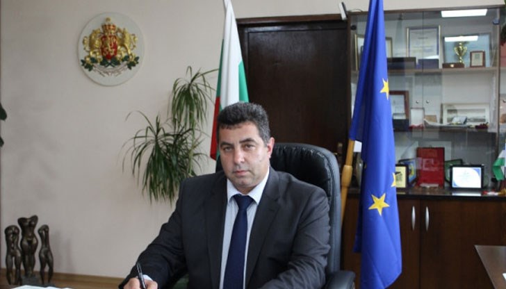 До края на м. октомври служителите, които са в пенсионна възраст, ще бъдат освободени