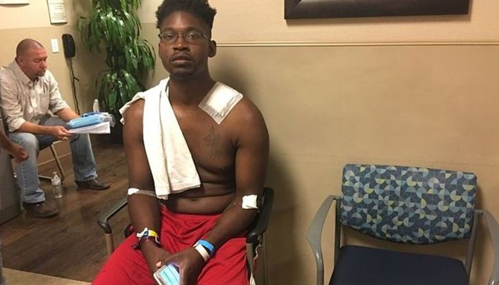 Куршум улучва Джонатан, докато помага на всеки, който попадне пред очите му