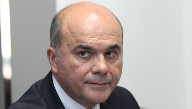 Работодатели поискаха оставката на социалния министър заради повишението на минималната работна заплата на 510 лв. през 2018 г. Работодатели поискаха оставката на социалния министър заради повишението на минималната работна заплата на 510 лв. през 2018 г.