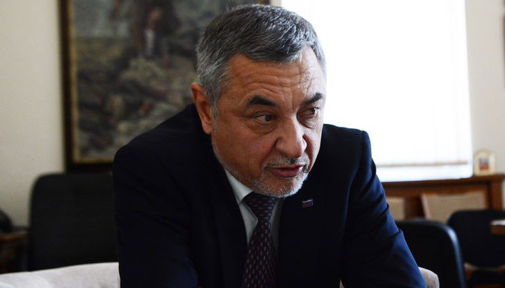 Не приемаме ултиматуми! Не на войната срещу медиите! Не ни е страх, че столовете ни ще останат празни