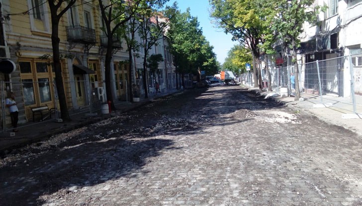 Нека знаят гражданите, какви чиновници хранят с данъците си