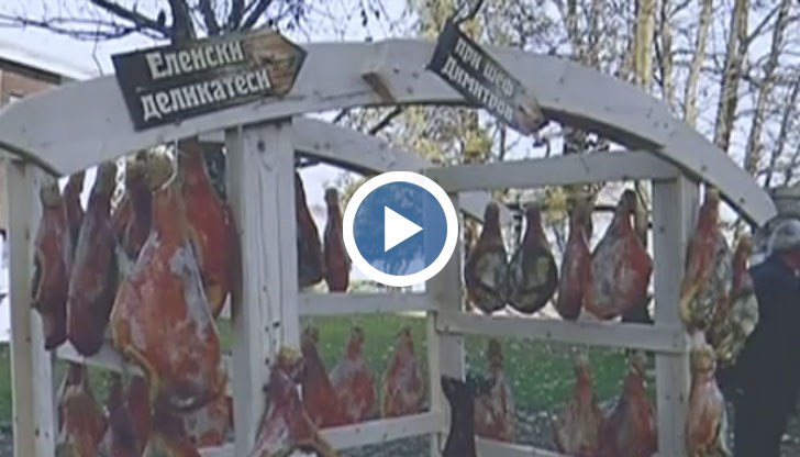 Фототаблата се фокусират върху дребните земеделски стопани и производители на храни и техните ориентации, стратегии и практики