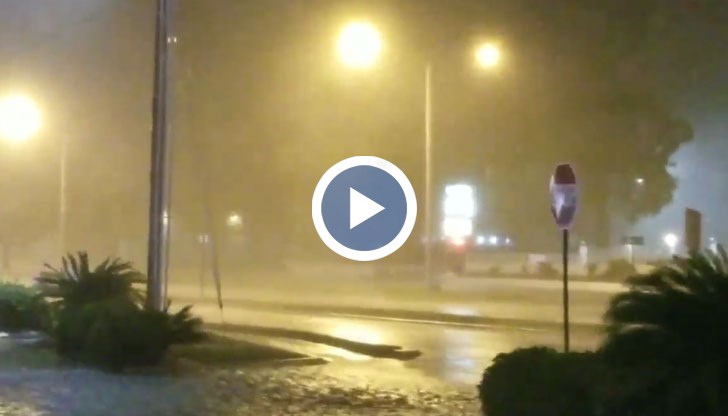 Това е четвъртата мощна тропическа буря, която достига бреговете на страната само в рамките на два месеца