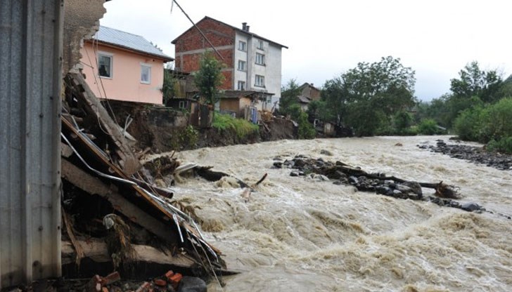 Парите, които дарявате, отиват за възстановяване на къщите и вещи от първа необходимост Парите, които дарявате, отиват за възстановяване на къщите и вещи от първа необходимост