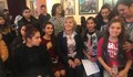 Манолова към ромски деца: Образованието е шансът за живот извън гетото