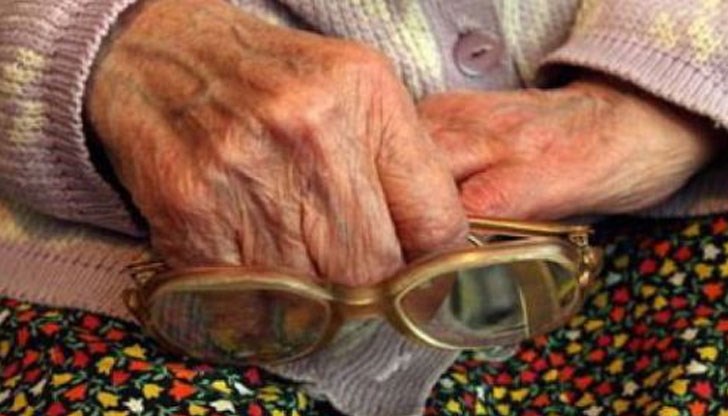 Мамо, обичам те, защото хиляди пъти те пренебрегвах, а ти винаги беше до мен! Мамо, обичам те, защото хиляди пъти те пренебрегвах, а ти винаги беше до мен!