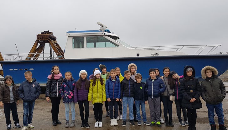 ИАППД запозна децата с професията хидрограф и капитан на кораб