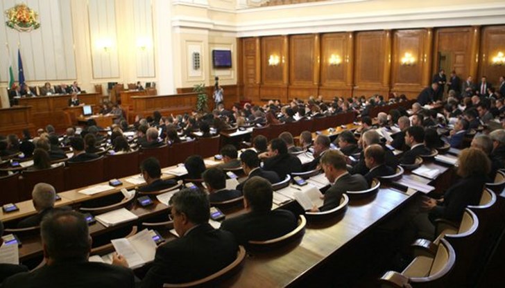 Парламентът гласува окончателно приходите на Народното събрание да са 1 500 000 лева