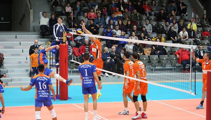 Отборът на Дунав продължава без загубен гейм с 3 победи от 3 мача