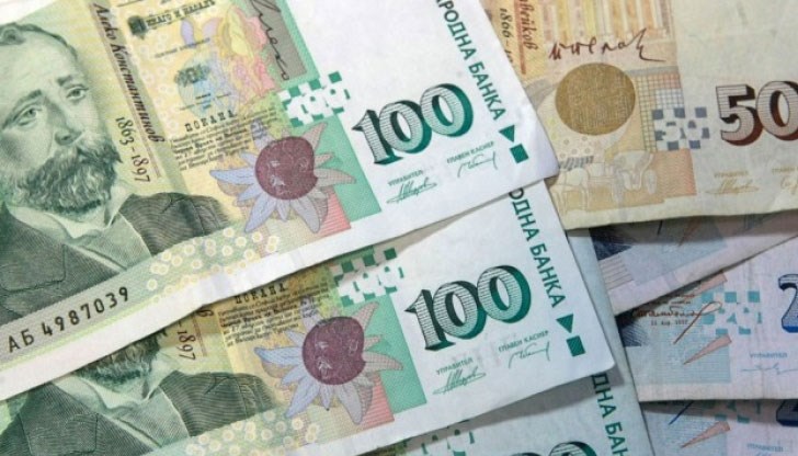 Най-голямото бреме са социалните разходи - за да има пари за пенсии, помощи и обезщетения, на всеки данъкоплатец се пада да внесе средно по 1841 лв., което в сравнение с тази година е със 118 лв. повече Най-голямото бреме са социалните разходи - за да има пари за пенсии, помощи и обезщетения, на всеки данъкоплатец се пада да внесе средно по 1841 лв., което в сравнение с тази година е със 118 лв. повече