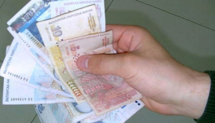 Закъснях за работа и шефът ми ме глоби с 50 лв. Има ли работодателят това право