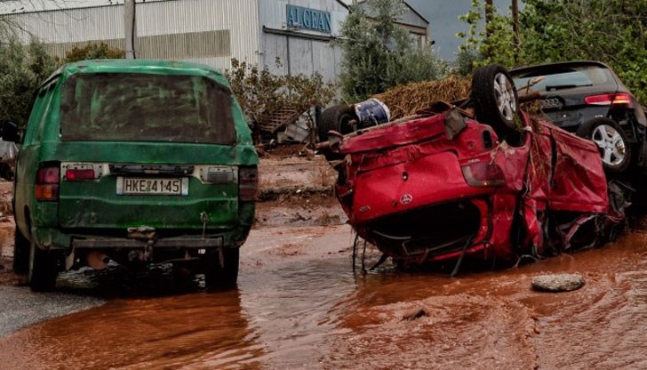 Общински представител е сравнил наводненията с „библейска катастрофа“, тъй като нивото на водата е достигнало три метра