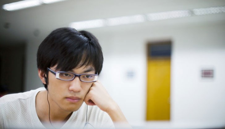 Един от тях е отговарянето на всички имейли