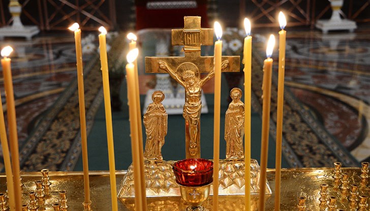 Православната църква днес чества Свети Апостол Матей
