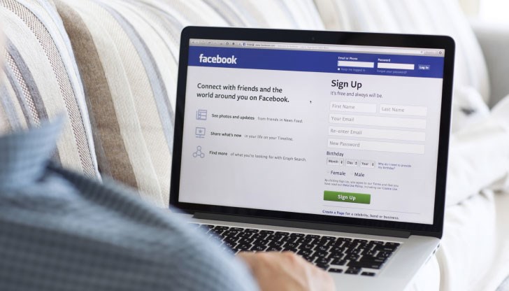 Интернет гигантите Google и Facebook се включиха в инициативата „Проект Доверие" (Trust Project), която ще се бори срещу разпространението на фалшивите новини и дезинформацията в интернет пространството Интернет гигантите Google и Facebook се включиха в инициативата „Проект Доверие" (Trust Project), която ще се бори срещу разпространението на фалшивите новини и дезинформацията в интернет пространството