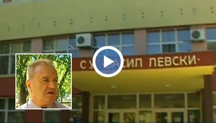 Галин Ганчев се оплака, че гражданите преминават през двора на училището за по-пряко