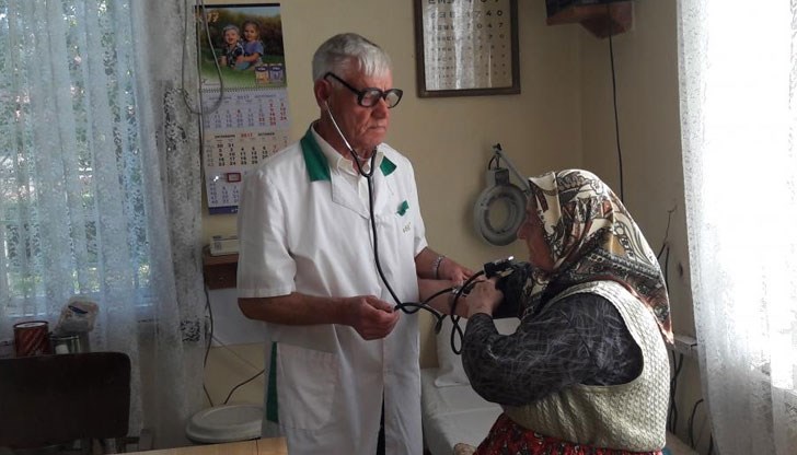 Д-р Явор Младенов: Млад съм, искам да работя Д-р Явор Младенов: Млад съм, искам да работя