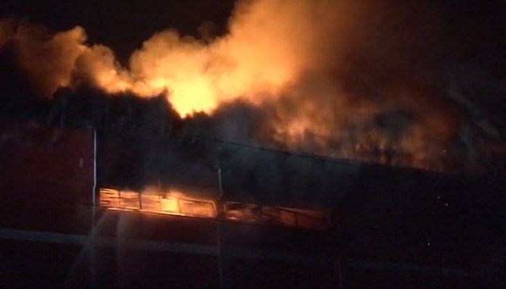 Когато огънят е избухнал, в сградата не е имало служители Когато огънят е избухнал, в сградата не е имало служители