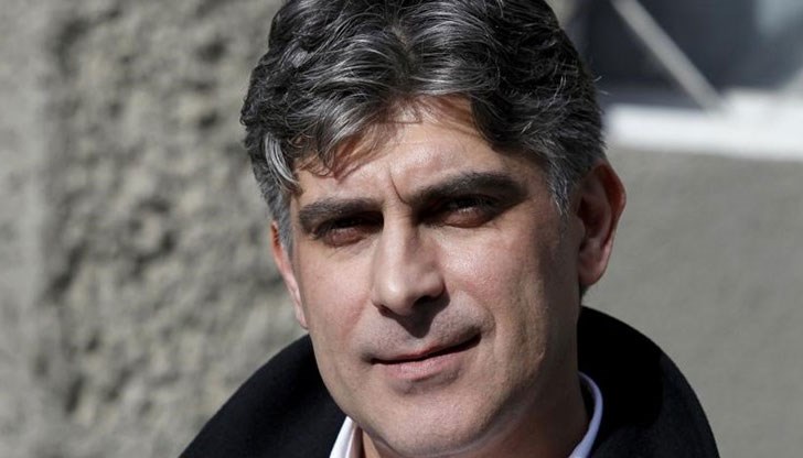 Ръководството мисли само как да взима пенсийка и заплата едновременно Ръководството мисли само как да взима пенсийка и заплата едновременно