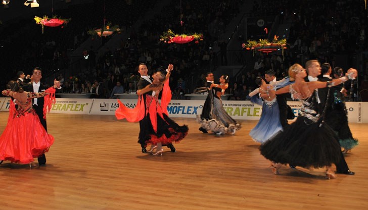 Към момента 300 двойки от над 20 страни са потвърдили участието си