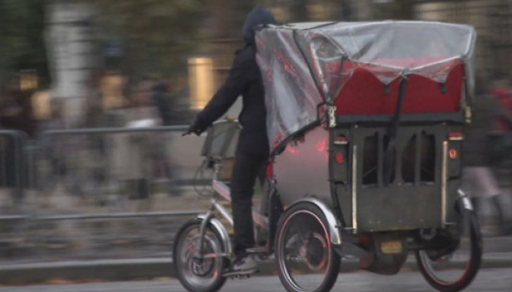Десетки българи припечелваха пари години наред като карат рикши Десетки българи припечелваха пари години наред като карат рикши
