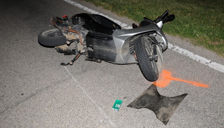 Момче с мотопед се блъска в "Мазда", а в нея се удря лек автомобил „Ситроен“ / Снимката е илюстративна
