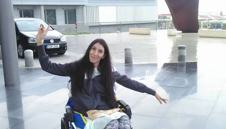 Ива вече не е в интензивното отделение и дори ходи навън на разходка