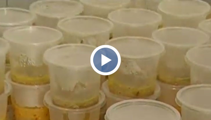 Храната се приготвя по рецептурник, одобрен от Министерството на здравеопазването