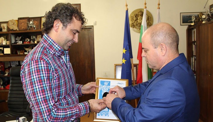 Даскалов благодари за оказаното внимание и представи спечелената купа за третото място в Европа