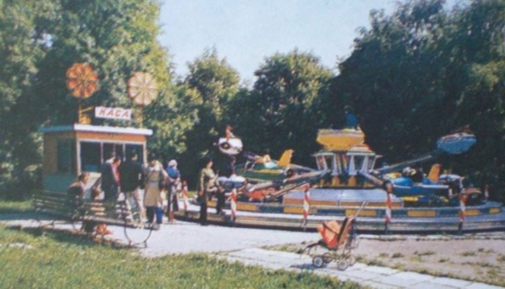 Нали идеята на Парка на младежта е да събира децата на Русе и те да се забавляват по някакъв начин там?! Нали идеята на Парка на младежта е да събира децата на Русе и те да се забавляват по някакъв начин там?!